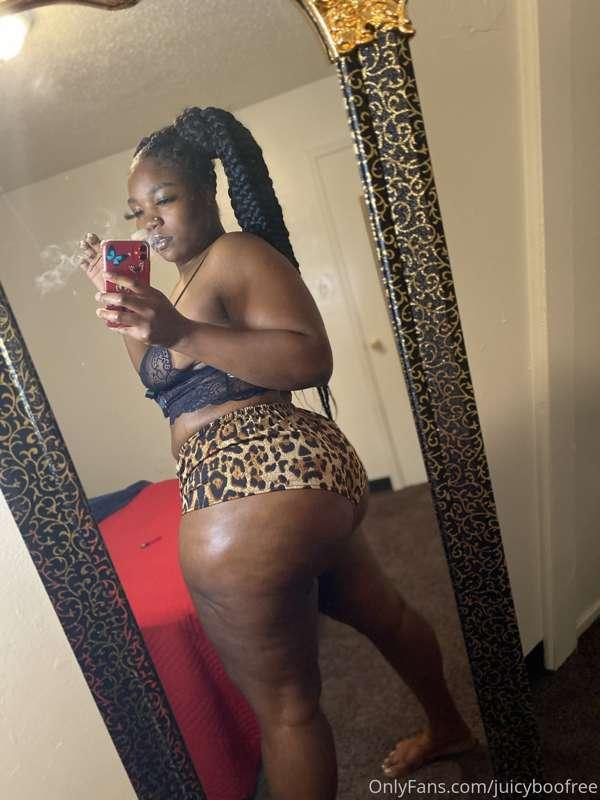 She a good girl but she bad I’m confused  #LIKEEEEE #Tip1