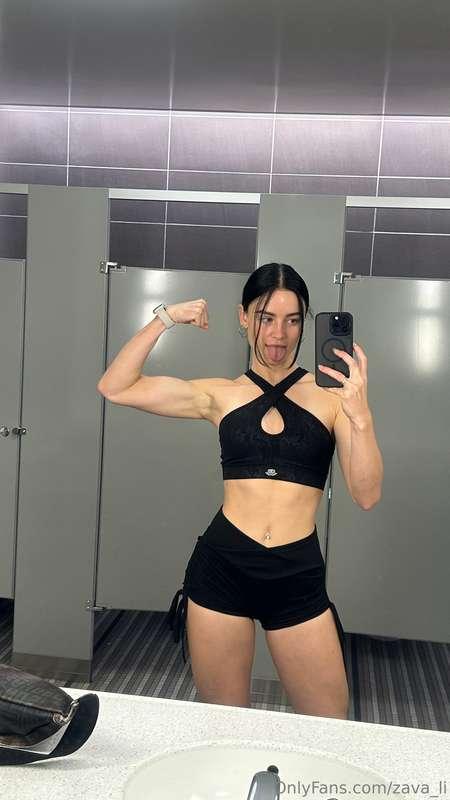 are your biceps bigger than mine? show me in the DMs🤭🤭🤭
