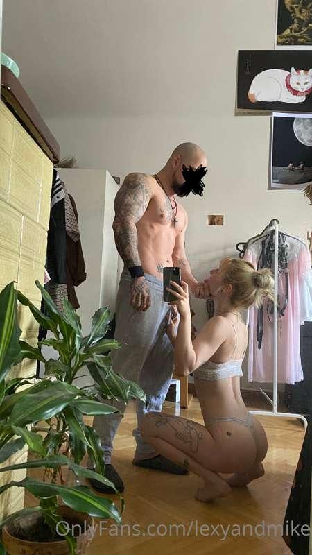 morning pic with daddy 🖤 

have a great day xoxo 🌞