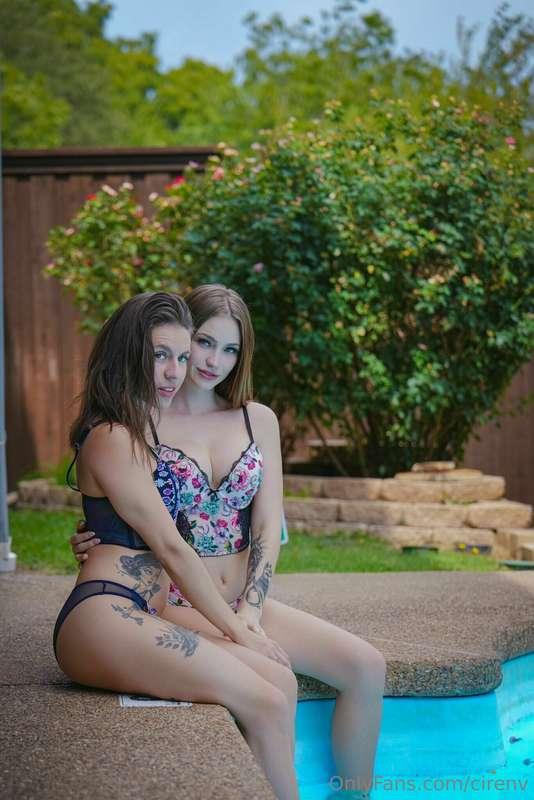 Think you could handle both @aubreylovelaces and me? 😻💦
