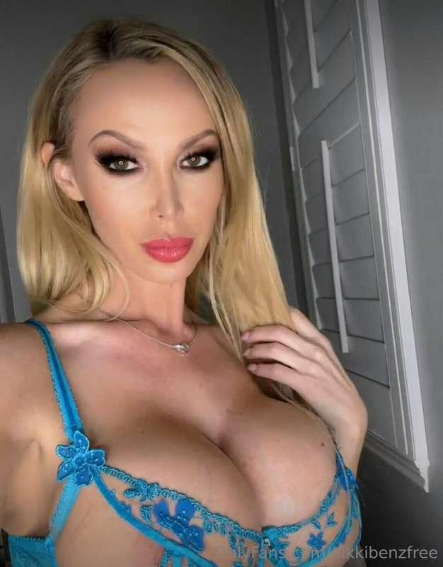 If you love my BIG juicy titties, dirty talk and masturbatio..