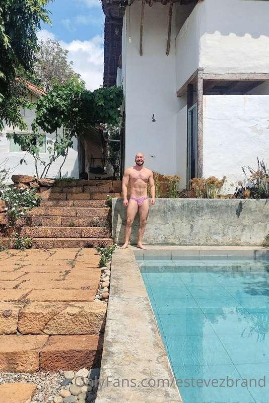 POOL 🏊‍♂️