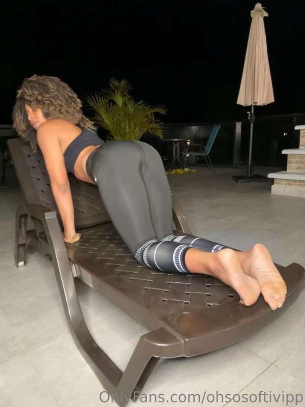 Would you like to fuck me in this position?😈🍑