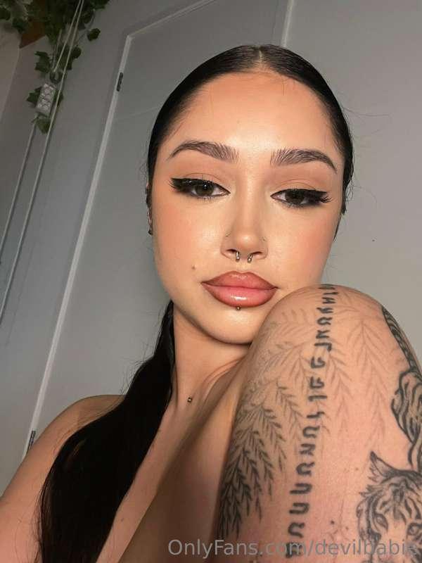 come a lil closer