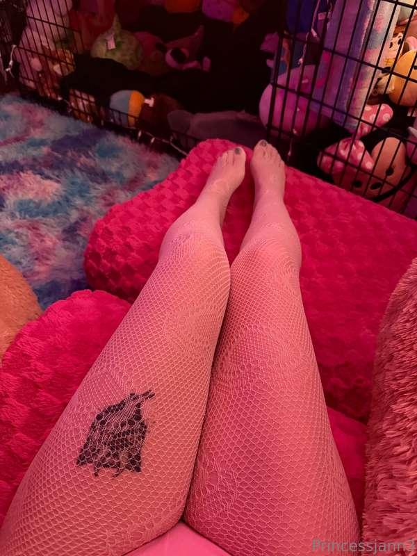 pov: i’m giving you a foot + tights fetish 😵‍💫