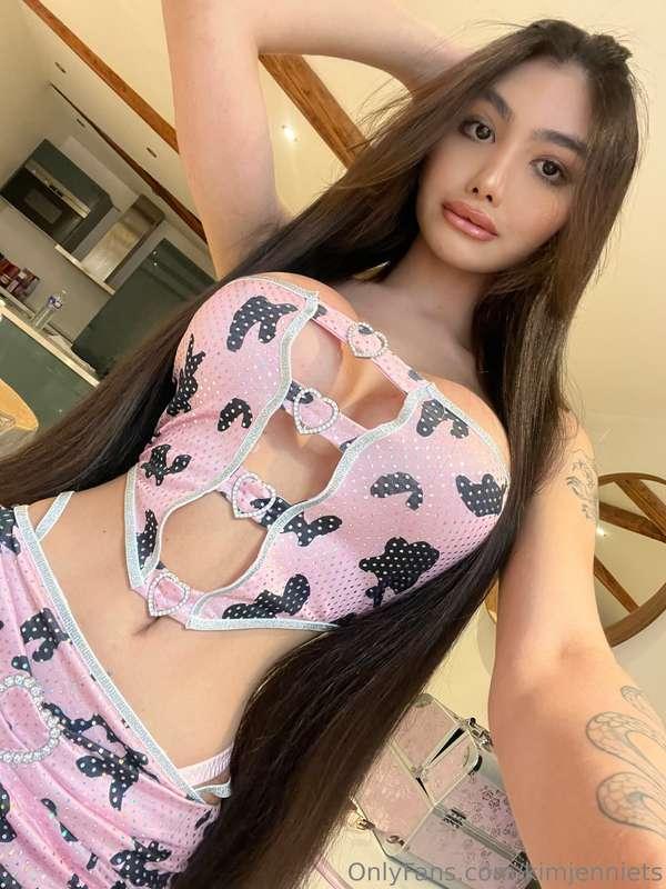 how does it feel to know you can't resist me?🥵