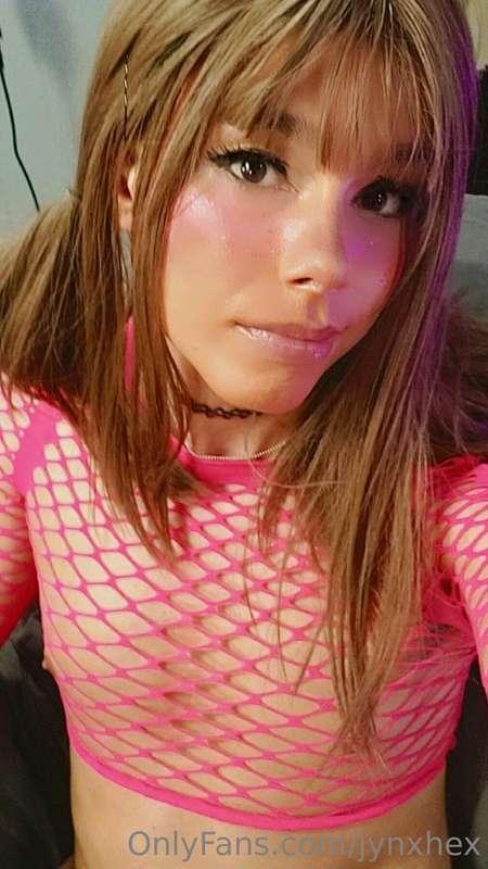 <3