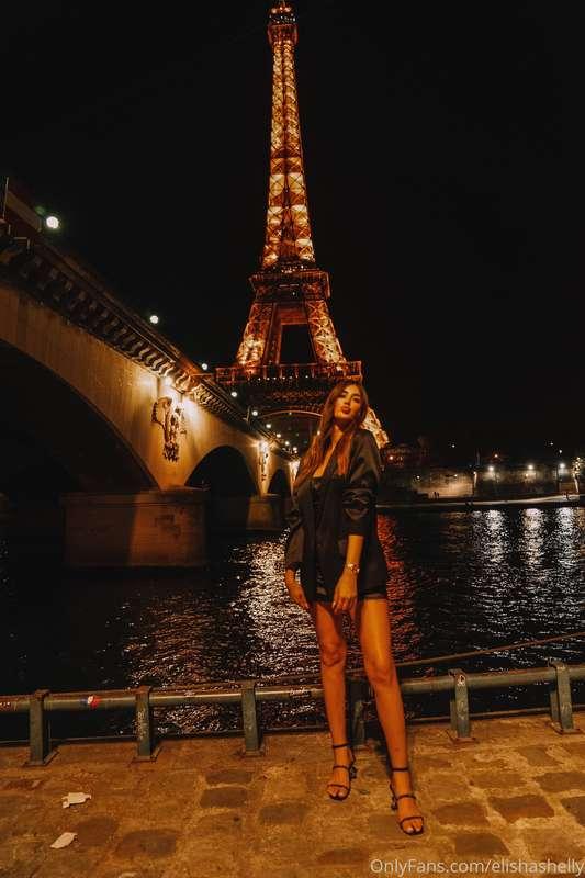 FUCKING A STRANGER IN PARIS! 📸🇫🇷🍑 I was sight-seeing in Pari..