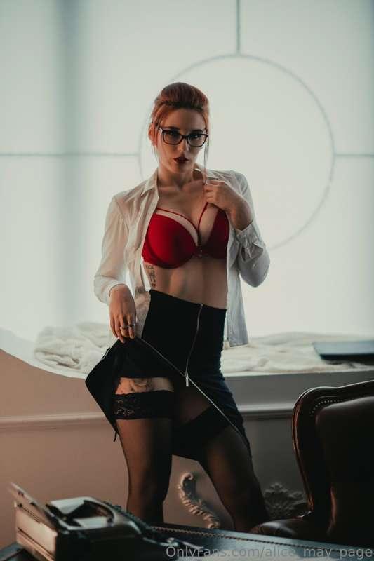 A teacher who knows how to make you want it. The lesson star..