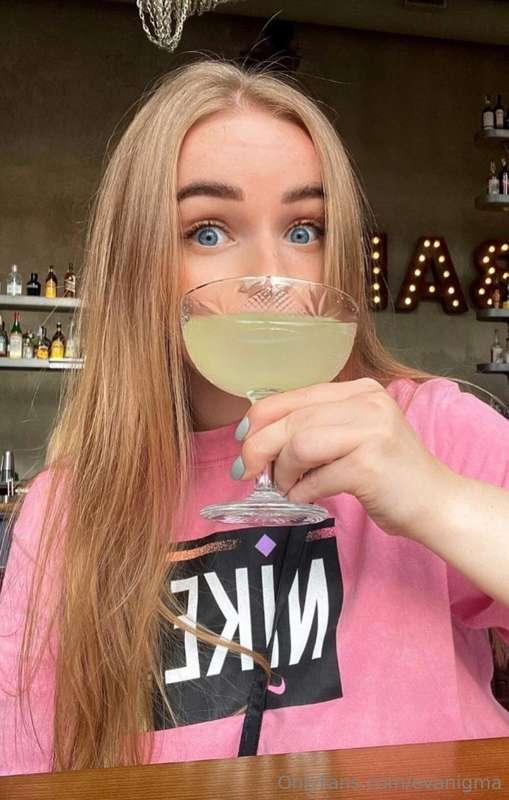 I adore trying new cocktails and exploring different bars! T..