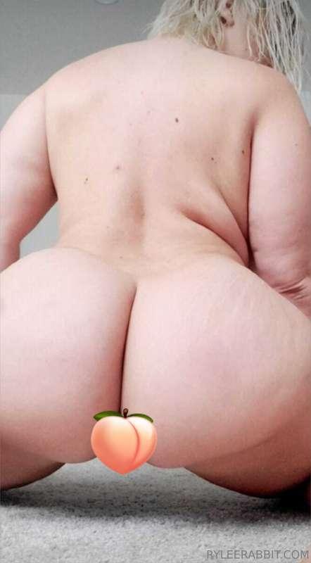 Do you love a juicy little peach 🍑