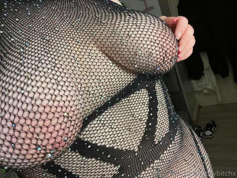 😈
