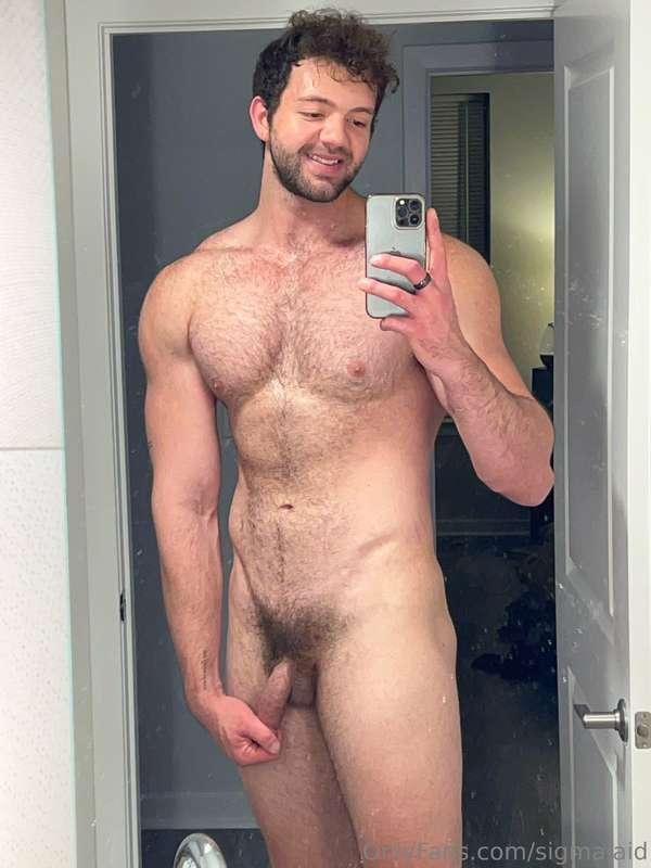 Post nut glow 🥰 nothing better than feeling big sweaty and h..