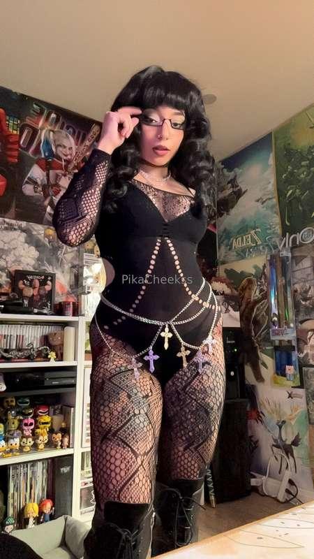 pikacheekss image #0