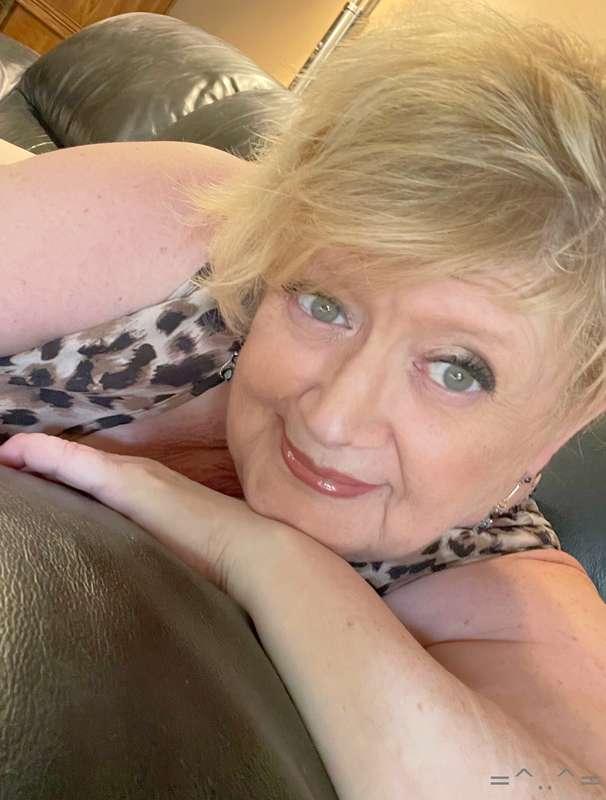 mature4boytoy image #0