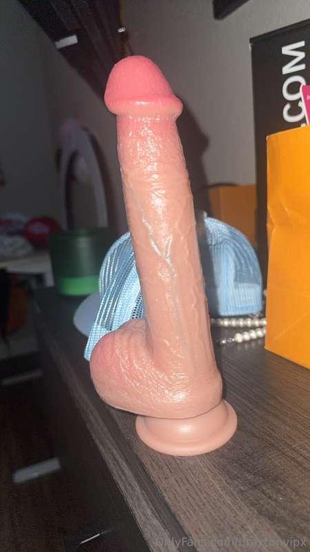 8 inches;) if u wanna watch it live dm right now!