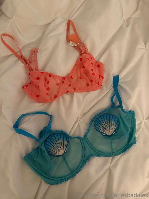 the bra i just sent u pics in VS. a bra that actually fits m..