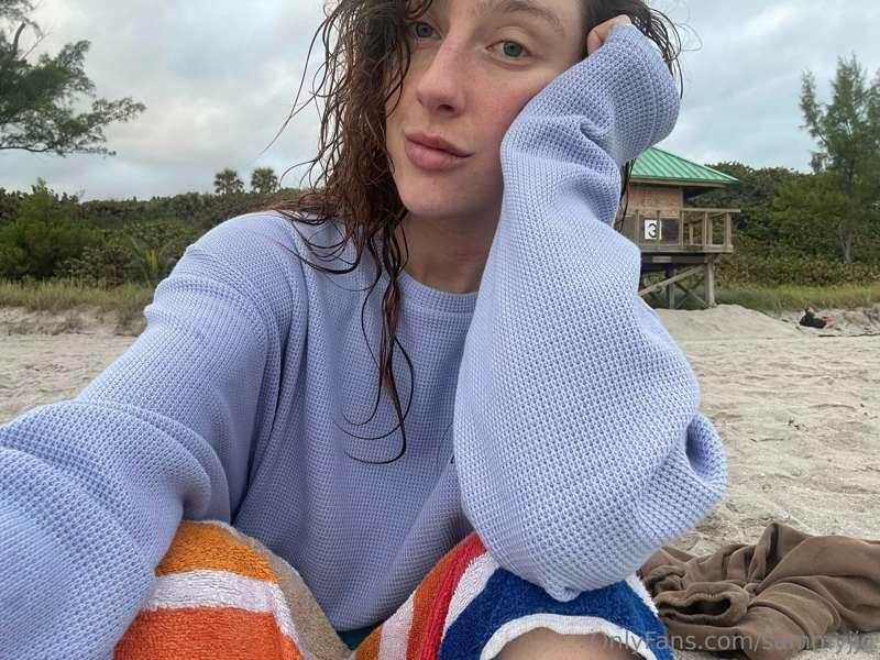 Anything 💕🌤️  https://open.spotify.com/intl…