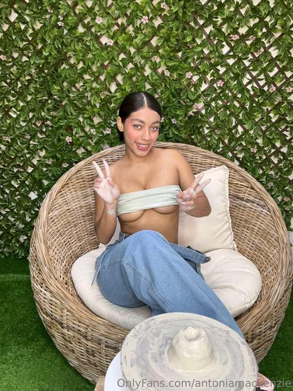 My top’s a little short… wanna help me fix it? 🤭