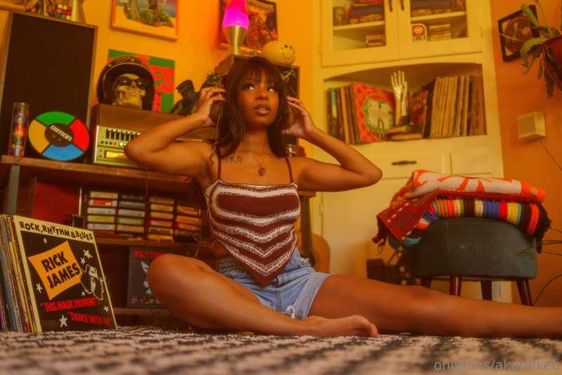 Bria aka @ yuge.nn with her yuge collection of of vinyl. We ..