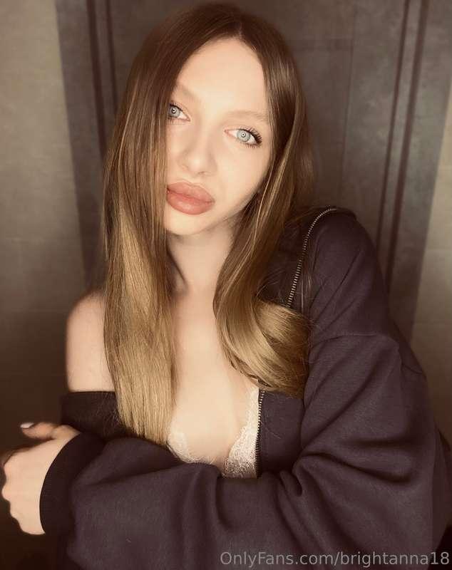 brightanna18 image #0