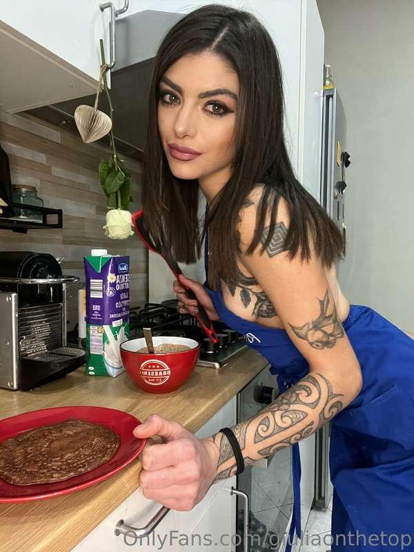 dessert is ready!🥞

oh and also some pancakes