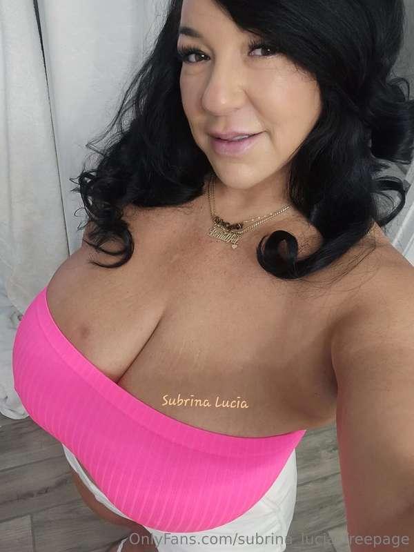 It's titty Tuesday. 😝🤪😜 Have a beautiful day! 