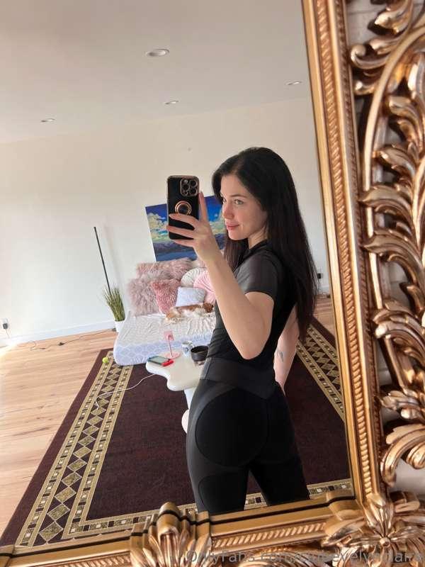 This living room looks so bad. Lol 😂 but I look cute