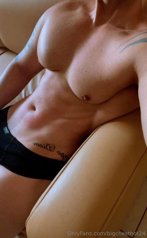 I want your tongue on my body....👅