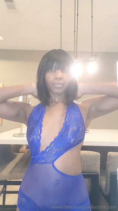 Do you want to see me try on this lingerie? I'm naked in fro..
