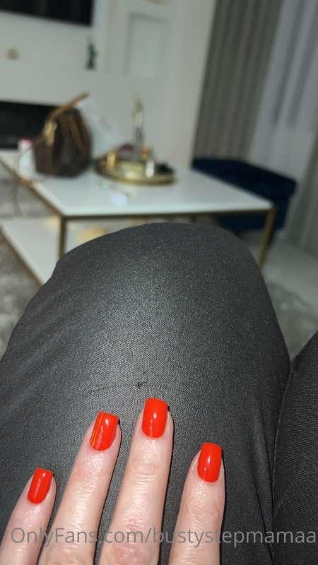 Finnaly get out and did my nails .
