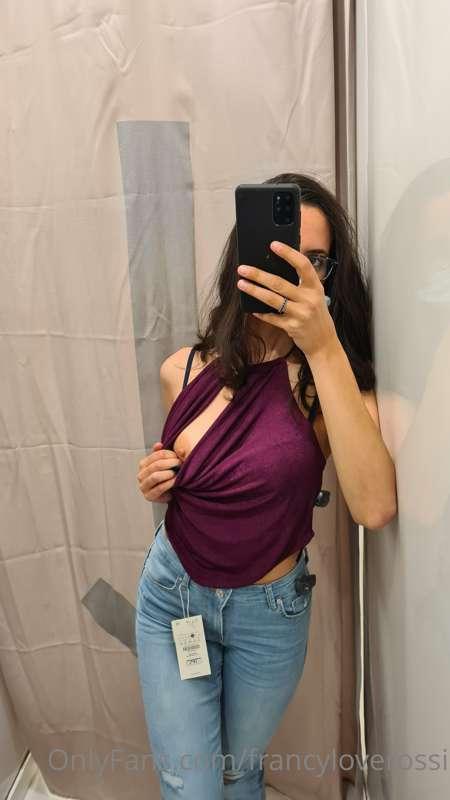 Buongiorno ragazzi ❤ oggi giornata shopping. Con cosa sto me..