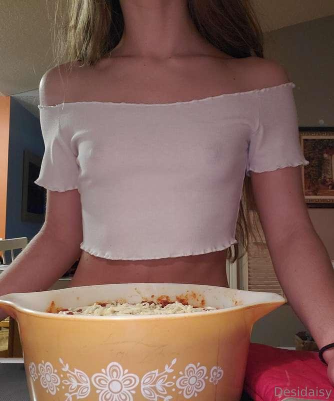Who's hungry? 😋
Adding cheese to my homemade lasagna and put..