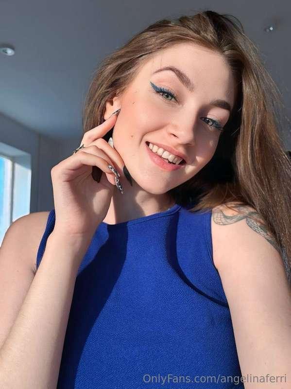 Today my mood color is blue 💙 I just saw a blue clear sky in..