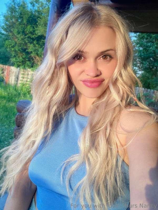 Would you spend this hot summer evening with me? 🥰