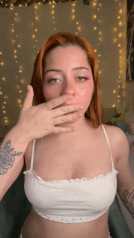 fucking my own throat so hard i gag and get teary eyed 😭 you it gets veryyyy messy ;) #deepthroat #sloppy #wet #ginger #petite #booty 