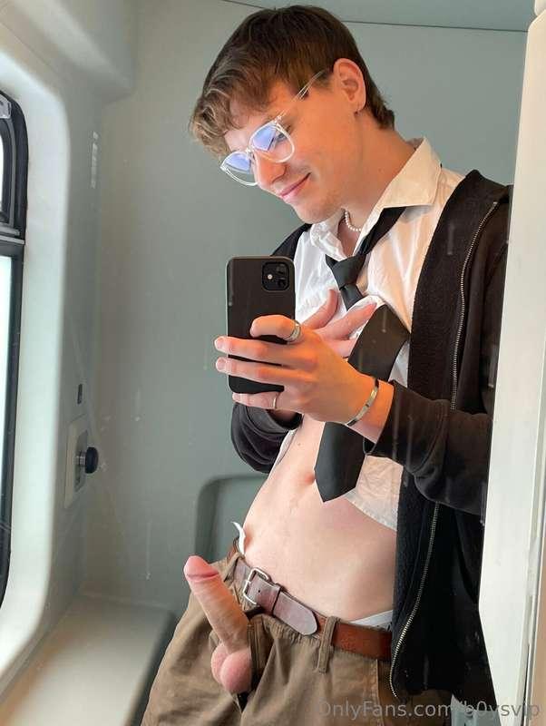 Can you help him with his workday?🙏🏼🙈 @twink.levi