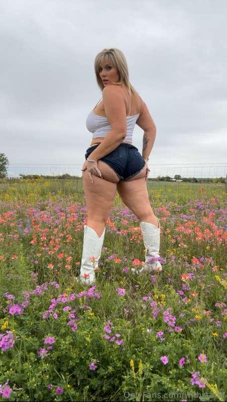 anyone else excited for Spring? 💐