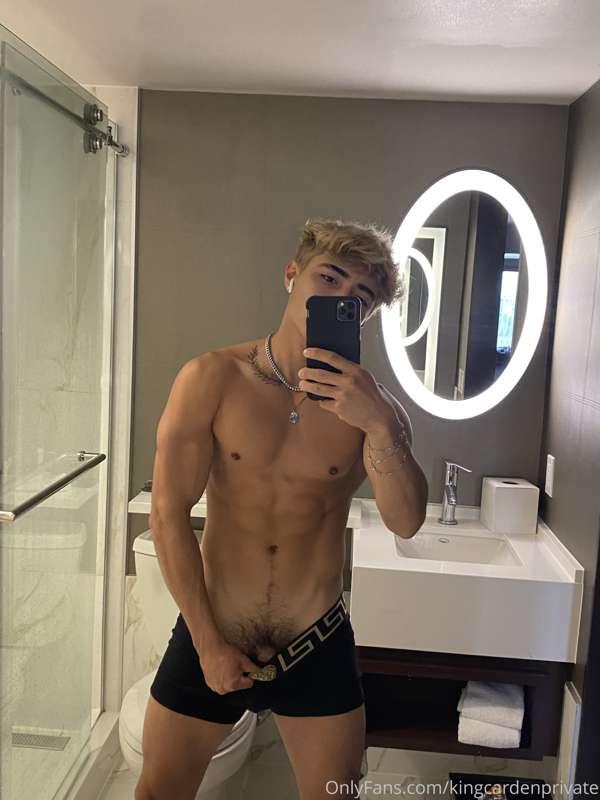 Like + comment for a surprise in your DM’s 😈