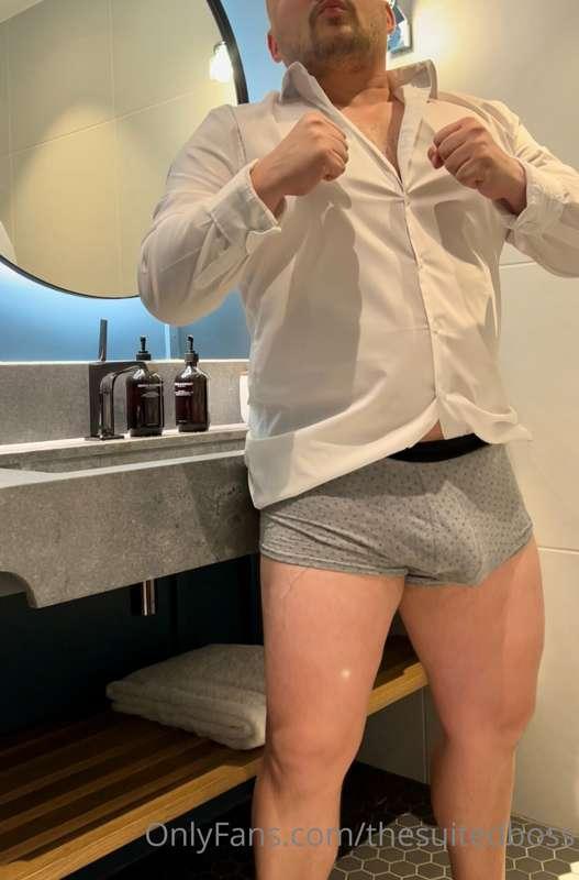 thesuitedboss image #0