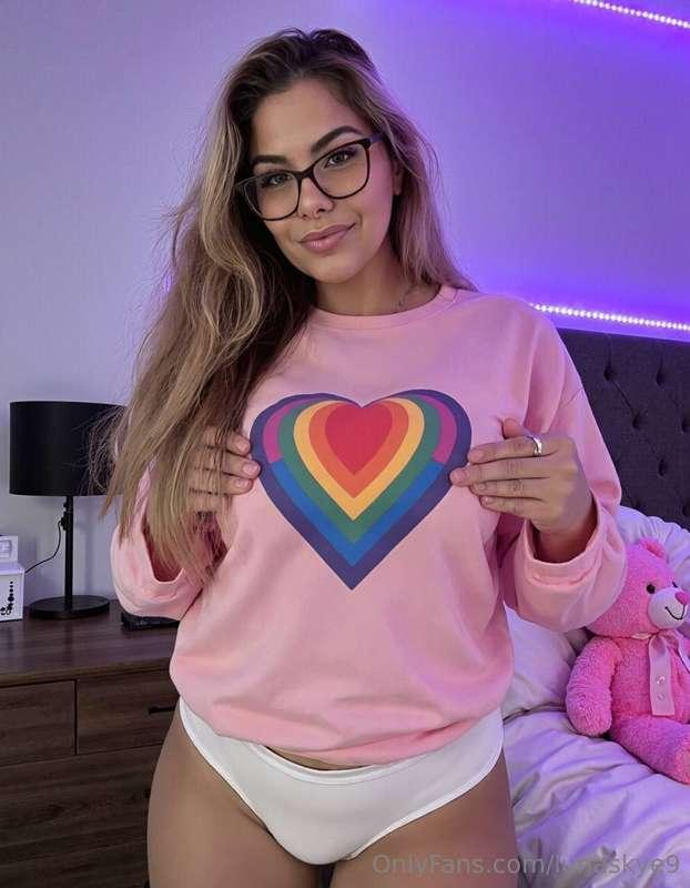 Pretty in pink, not as innocent as you think. Come here, I'l..