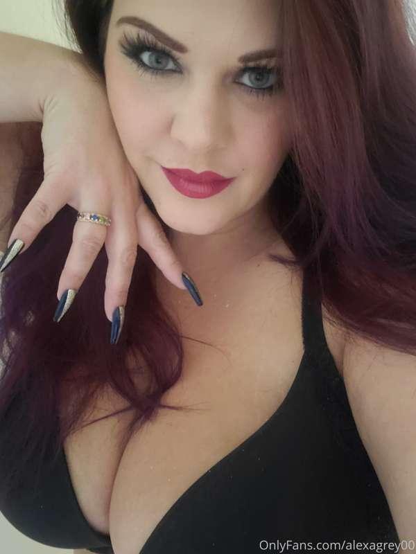 Do you like my long nails? How would you like to feel the sc..