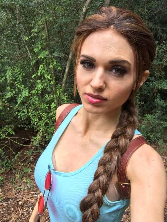 amouranth main image