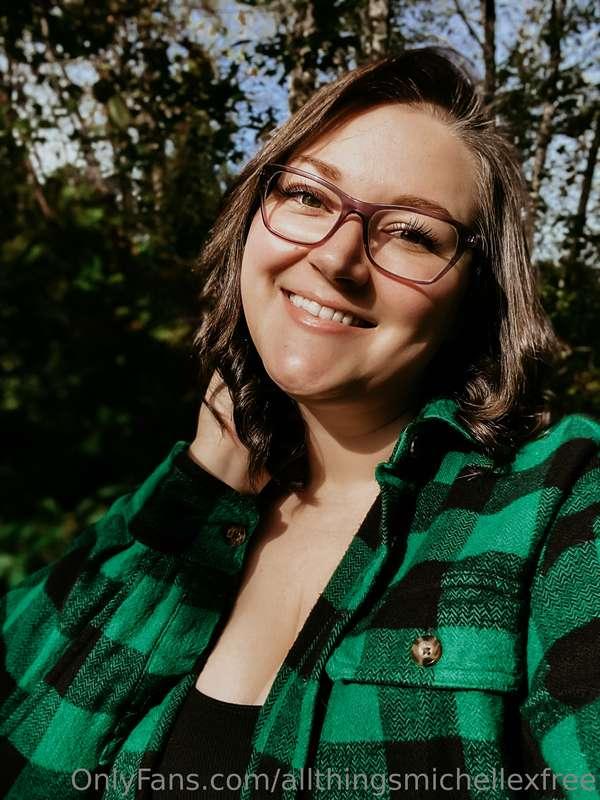 Enjoying the sun today 😍🍁🌤️