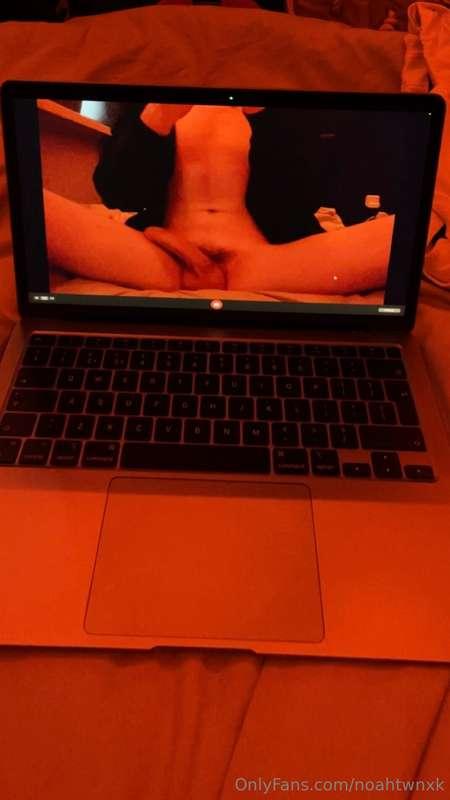 i have two weeks off from college and i wanna make some hot ..