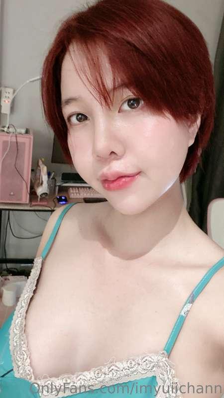 Just change my hair style today ? Rate this new looks of me ..