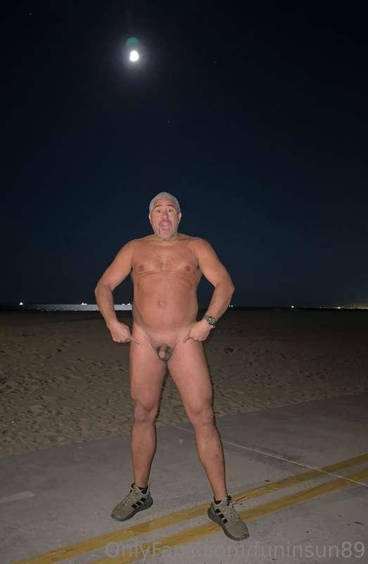 Nude under full moon!  So much fun!

Do you like to get nude..
