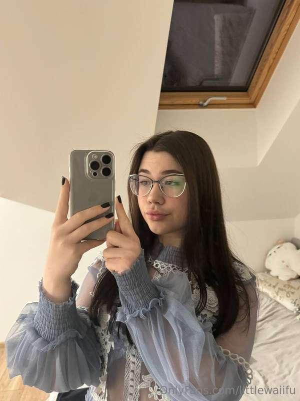 Do my glasses look good?❤