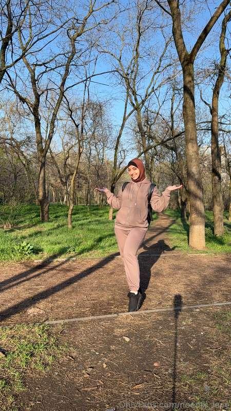I love walking in parks - fresh air, greenery and lightness ..