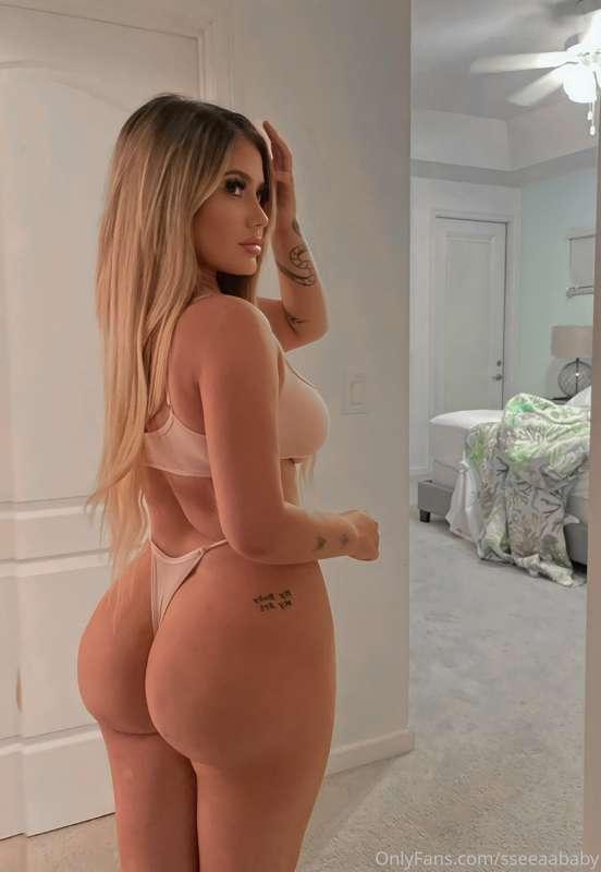 booty 👀